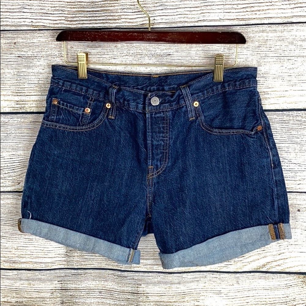 NWOT Levi’s 501 Blue Button Fly Shorts Roll Hem W27